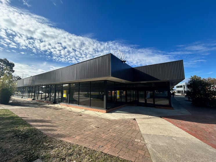 Click to view all images 1 Rae Street Belconnen ACT 2617 - Image 1