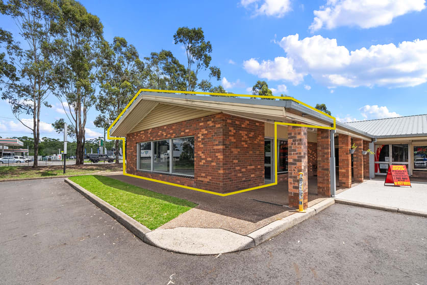 Click to view all images 1 Phillip Place Mcgraths Hill NSW 2756 - Image 2