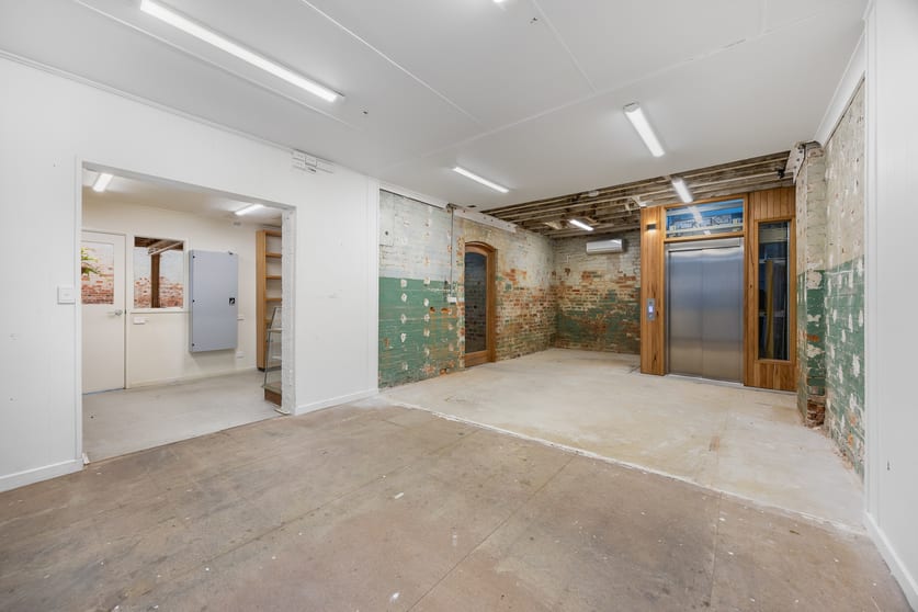 Click to view all images 10 Wigton Place Ballarat Central VIC 3350 - Image 2