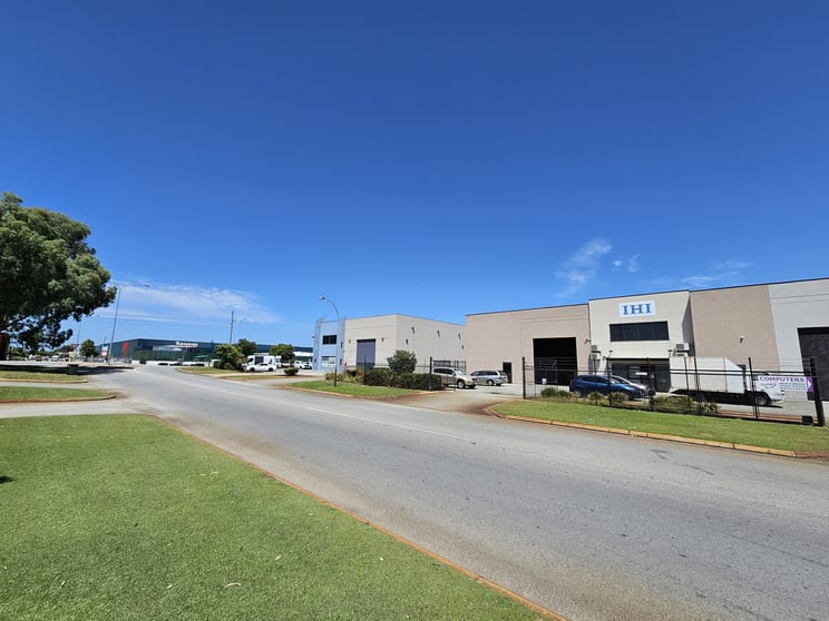 2/10 Principal Link Malaga WA 6090 - Image 1