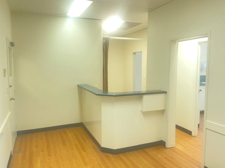 Click to view all images 4/1000 LOGAN ROAD Holland Park West QLD 4121 - Image 2