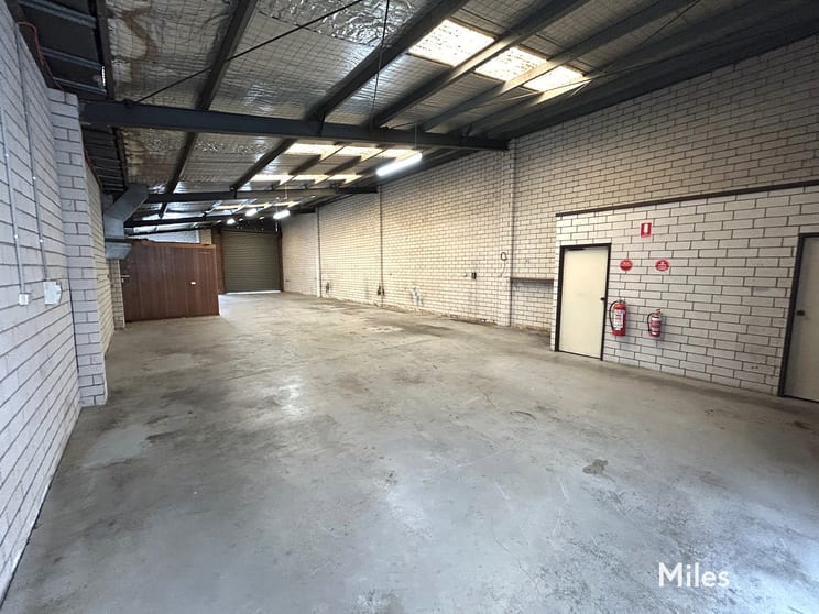 Click to view all images 2/14 Merchant Avenue Thomastown VIC 3074 - Image 2