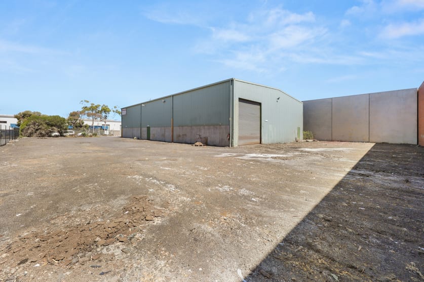 Click to view all images 66-68 Slough Road Altona VIC 3018 - Image 3