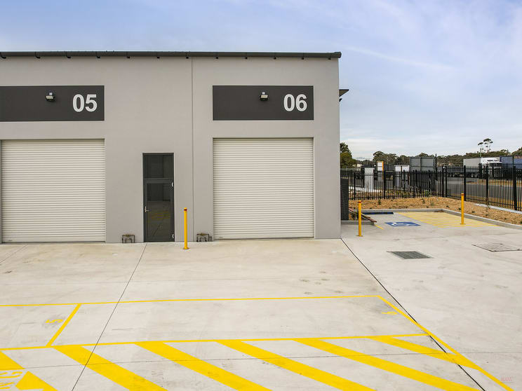 Click to view all images 6/2 Red Fields Road Moss Vale NSW 2577 - Image 1