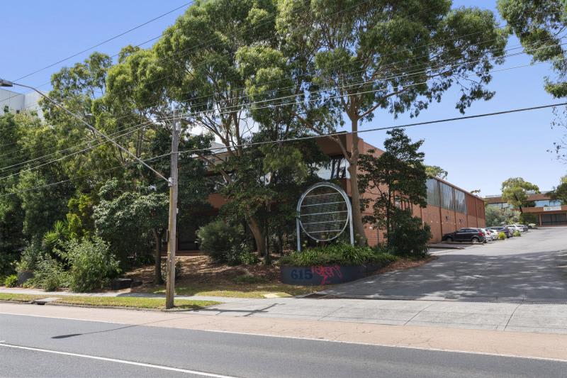 Click to view all images 615 Warrigal Road Ashwood VIC 3147 - Image 2