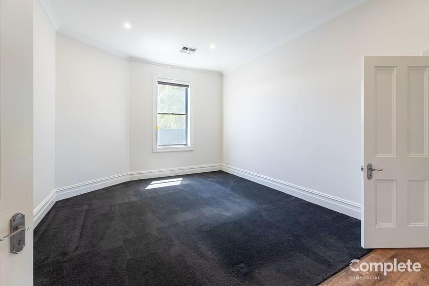 16 ELEANOR STREET Mount Gambier SA 5290 - Image 3