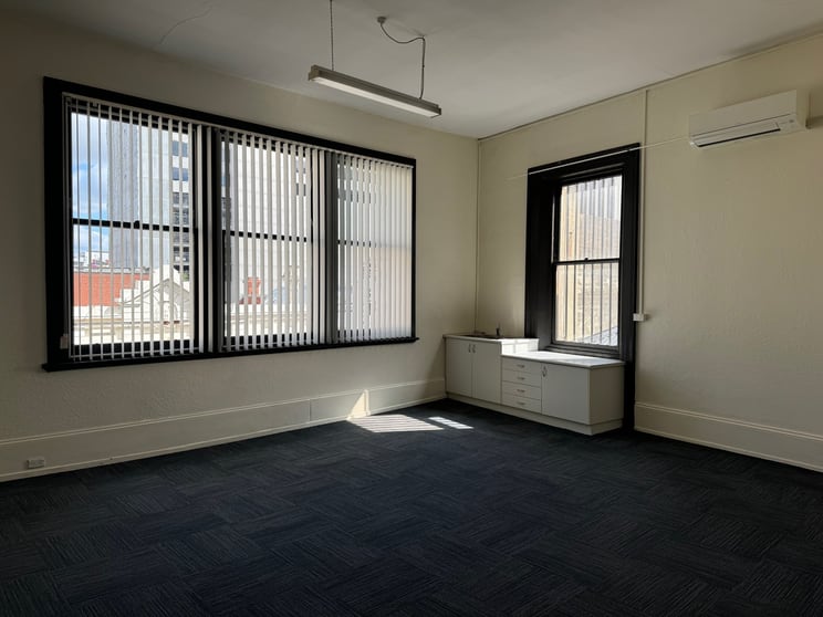 Click to view all images Room 10, 64-68 Liverpool Street Hobart TAS 7000 - Image 1