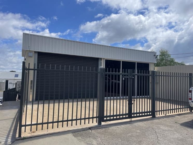 Click to view all images Unit 2/8 Bayldon Road Queanbeyan NSW 2620 - Image 1