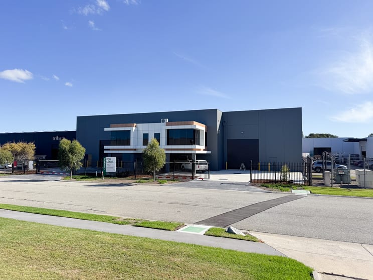 Click to view all images 75 Malcolm Road Braeside VIC 3195 - Image 1