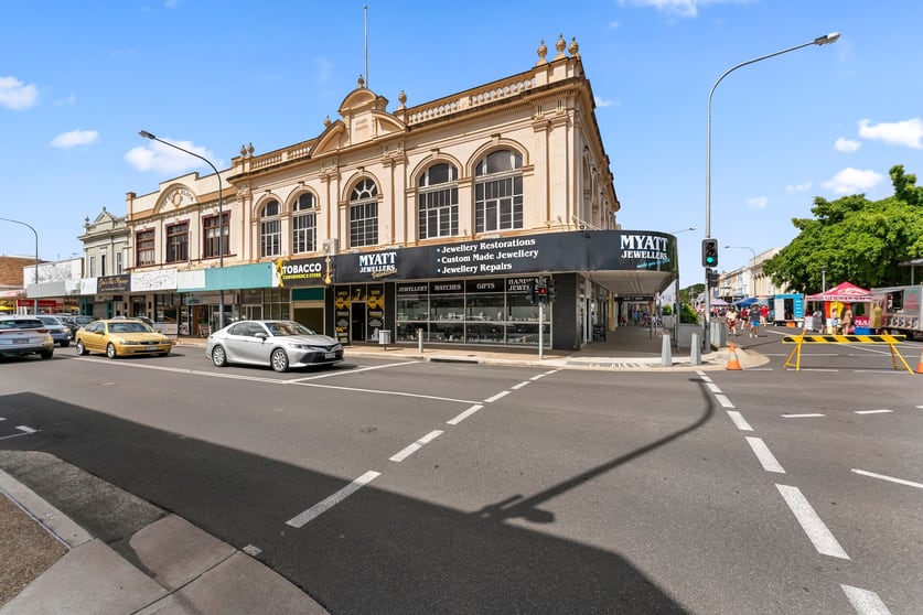Click to view all images 1/384 Kent Street Maryborough QLD 4650 - Image 1