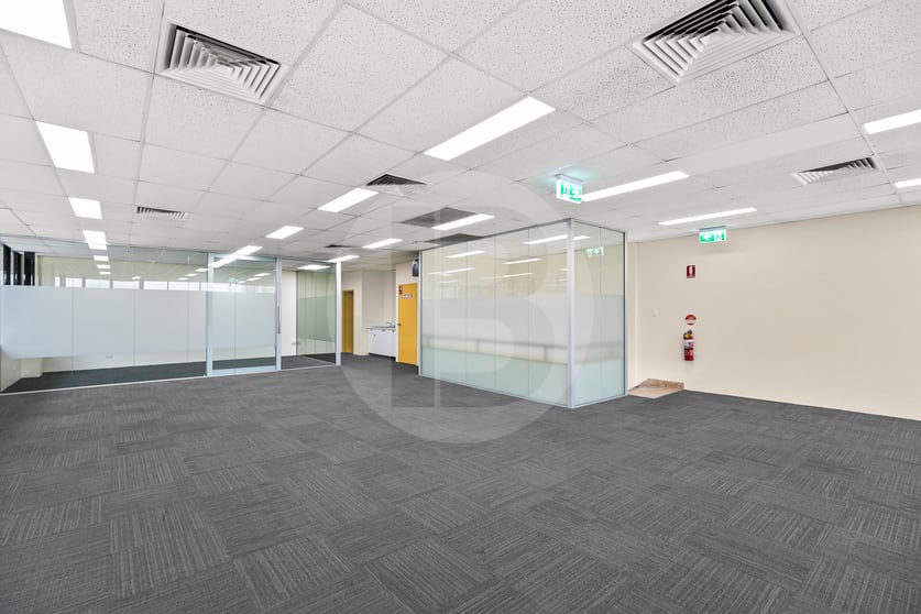 Click to view all images 25 TARLINGTON PLACE Smithfield NSW 2164 - Image 3