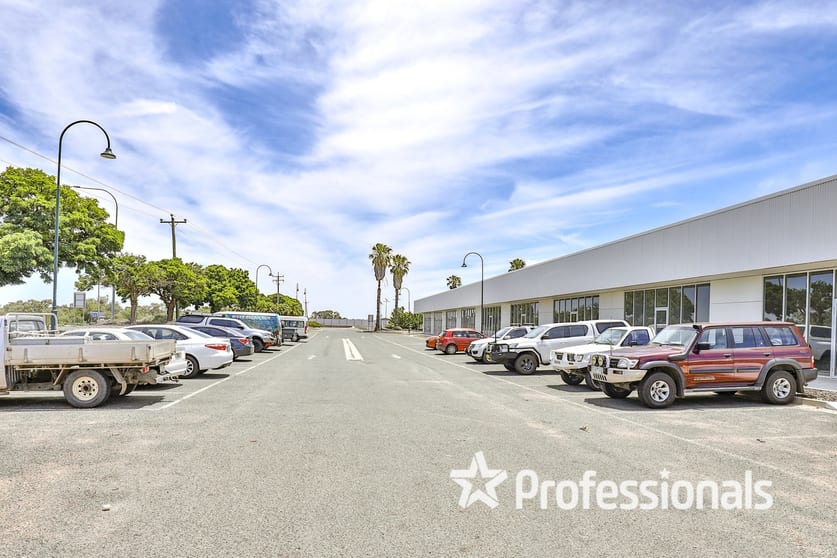 Click to view all images 4-6 Midway Drive Buronga NSW 2739 - Image 3