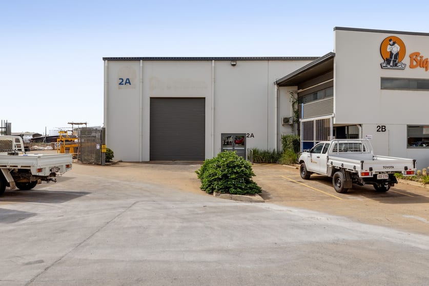 Click to view all images 2A/7-9 Gardner Court Wilsonton QLD 4350 - Image 2
