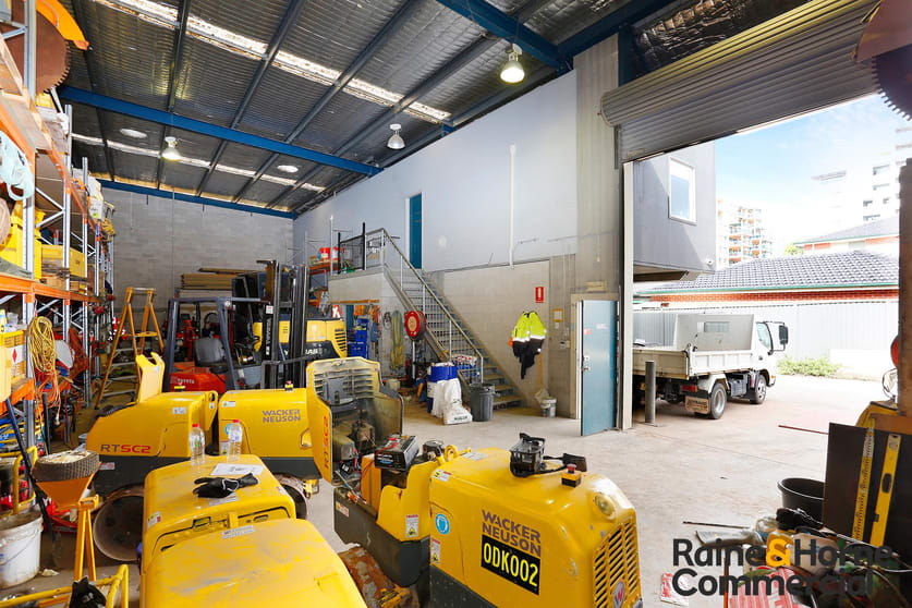 Click to view all images 2/320 Parramatta Road Burwood NSW 2134 - Image 3
