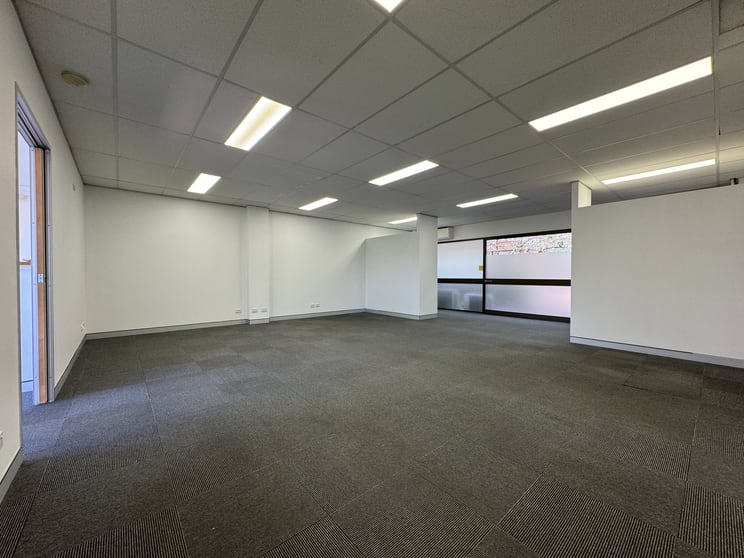 Click to view all images 2/2 Grevillea Street Tanah Merah QLD 4128 - Image 2