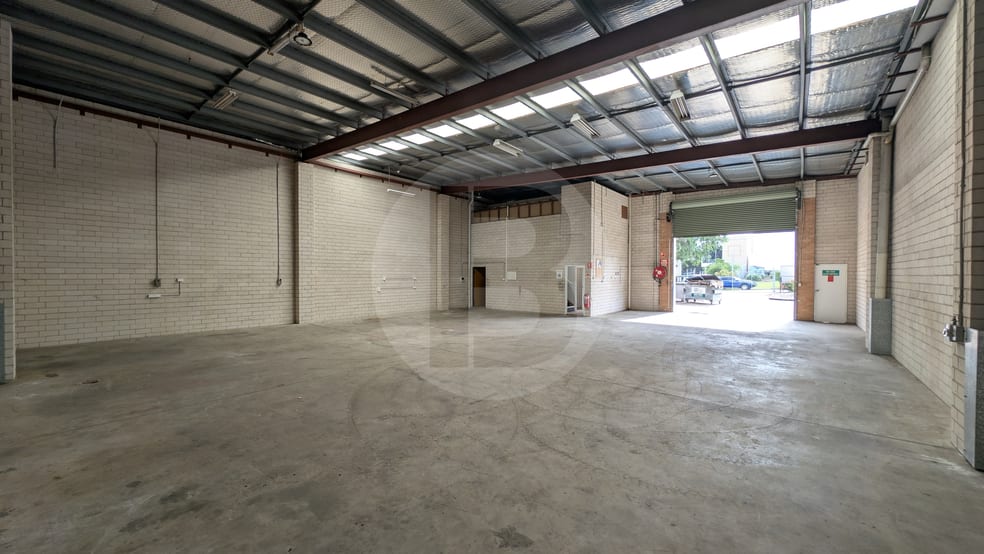 Click to view all images 2/4 PRINCE WILLIAM DRIVE Seven Hills NSW 2147 - Image 2
