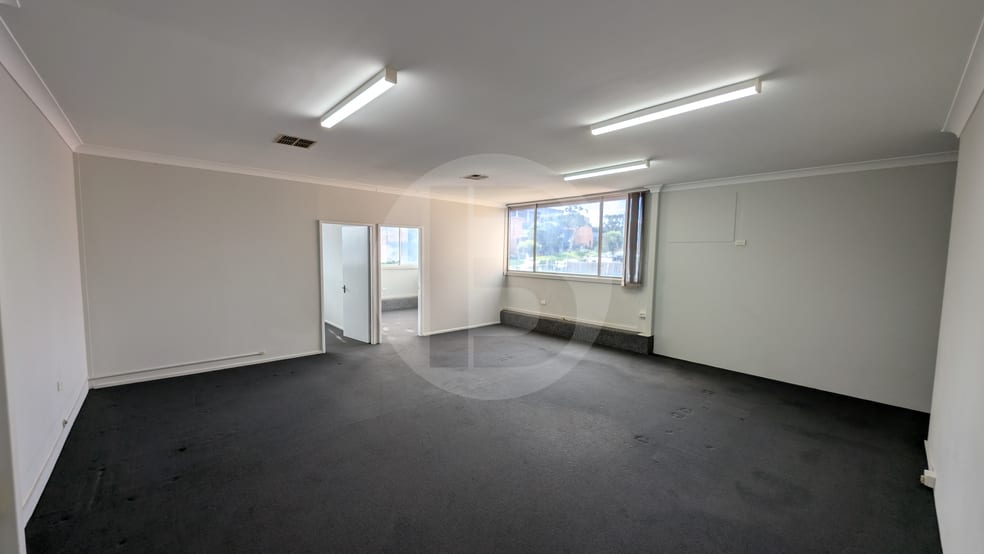 Click to view all images 2/4 PRINCE WILLIAM DRIVE Seven Hills NSW 2147 - Image 3