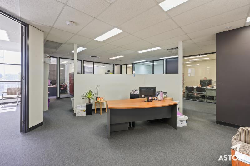 Click to view all images 3/1008 Doncaster Road Doncaster East VIC 3109 - Image 2