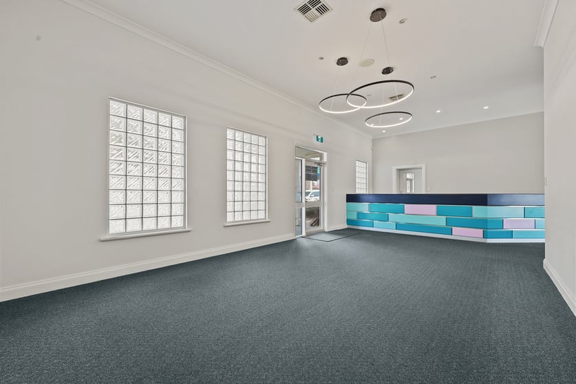Click to view all images 19 Victoria Street Victor Harbor SA 5211 - Image 2
