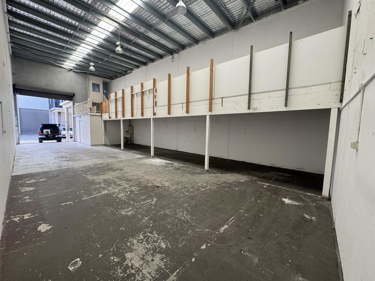 Click to view all images Unit 11/12-14 Northumberland Road Caringbah NSW 2229 - Image 3