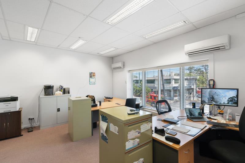 Click to view all images Level 1/978 Main Road Eltham VIC 3095 - Image 3