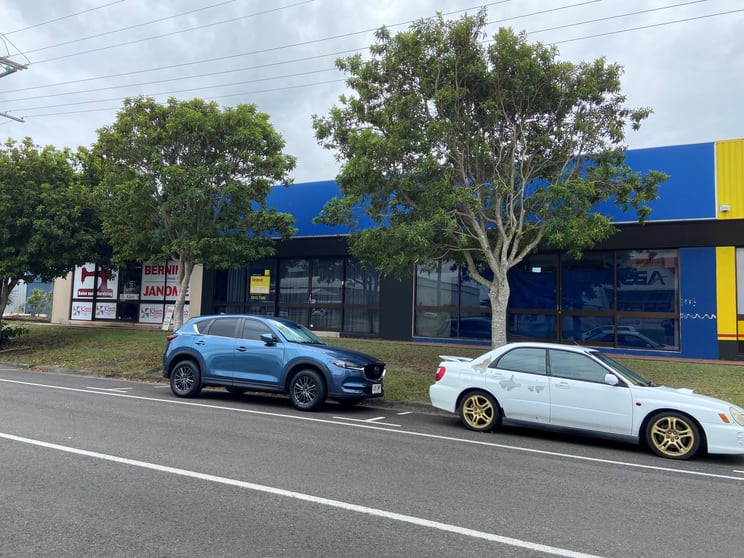 Click to view all images 2/5 Main Drive Warana QLD 4575 - Image 2