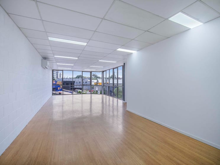 Click to view all images 2/32-36 Hampton Street East Brisbane QLD 4169 - Image 3