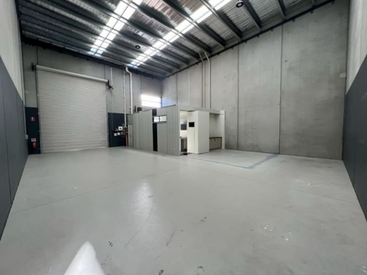 Click to view all images 2/110 Indian Drive Keysborough VIC 3173 - Image 2