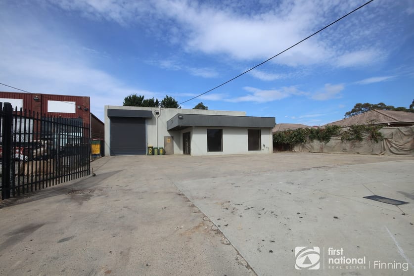 Click to view all images 8 Gordon Street Cranbourne VIC 3977 - Image 1