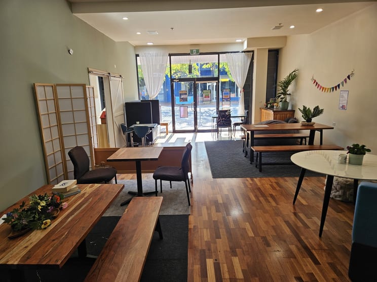 Click to view all images 68 Main Street Croydon VIC 3136 - Image 2