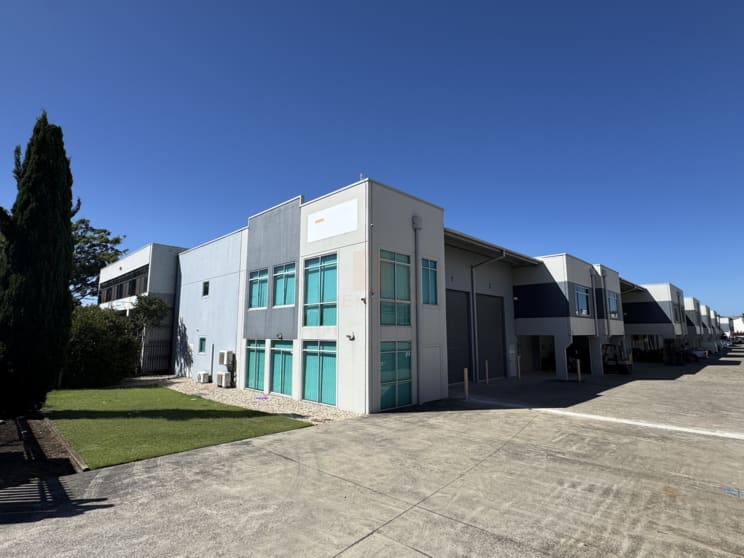 Click to view all images Unit 1/25 Hoskins Avenue Bankstown NSW 2200 - Image 2