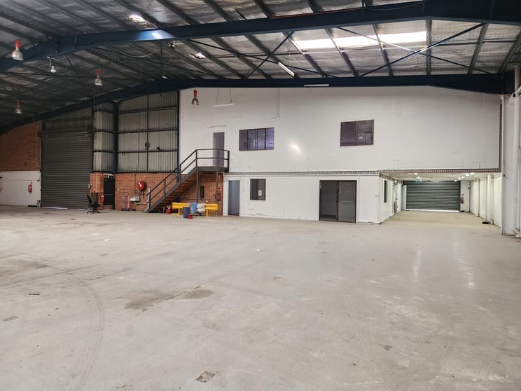 Click to view all images 23 Liverpool Street Ingleburn NSW 2565 - Image 3