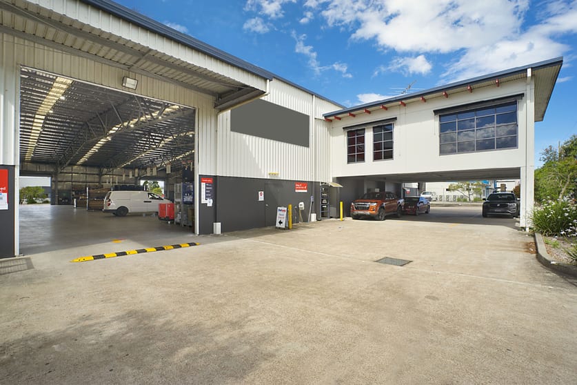 Click to view all images 1 Spit Island Close Mayfield West NSW 2304 - Image 2