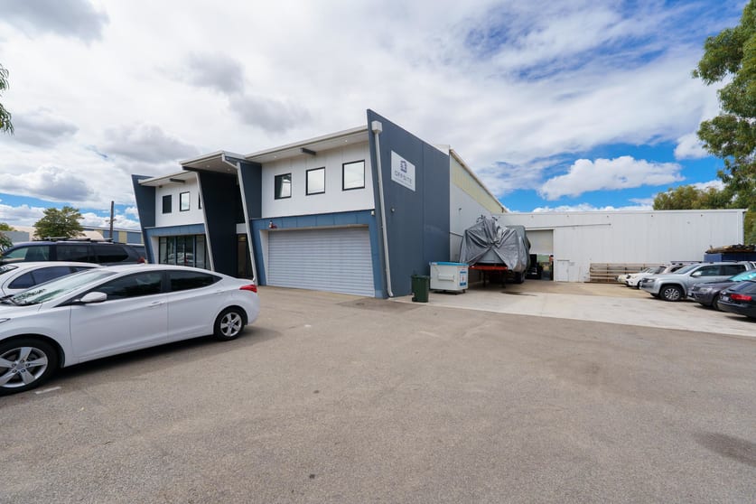 Click to view all images 20 Ballantyne Road Kewdale WA 6105 - Image 2