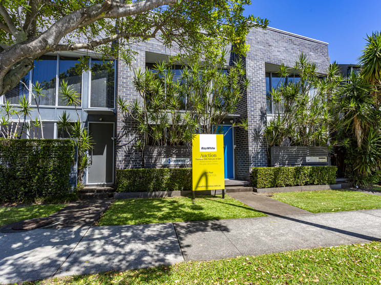 Click to view all images Varsity Lakes QLD 4227 - Image 2