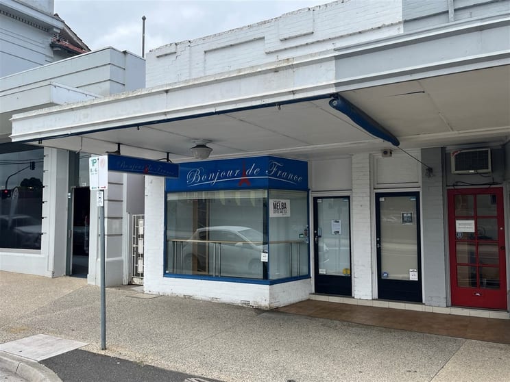 Click to view all images 126 South Parade Blackburn VIC 3130 - Image 1