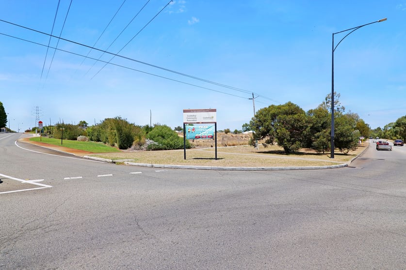 Click to view all images 90 Coolbellup Avenue Coolbellup WA 6163 - Image 2