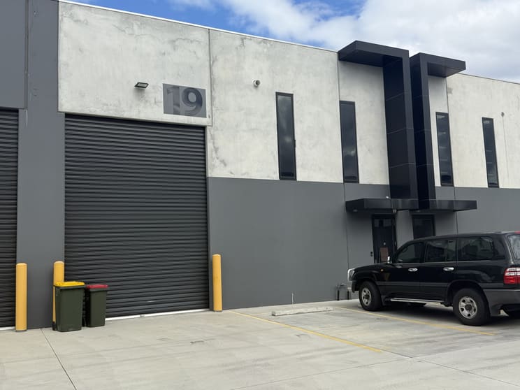 Click to view all images 19/46-48 Aylesbury Drive Altona VIC 3018 - Image 2