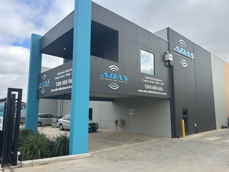 Click to view all images 1/18 Collins Road Melton VIC 3337 - Image 1
