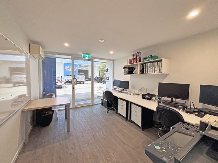 Click to view all images 3/10-12 Machinery Avenue Warana QLD 4575 - Image 3