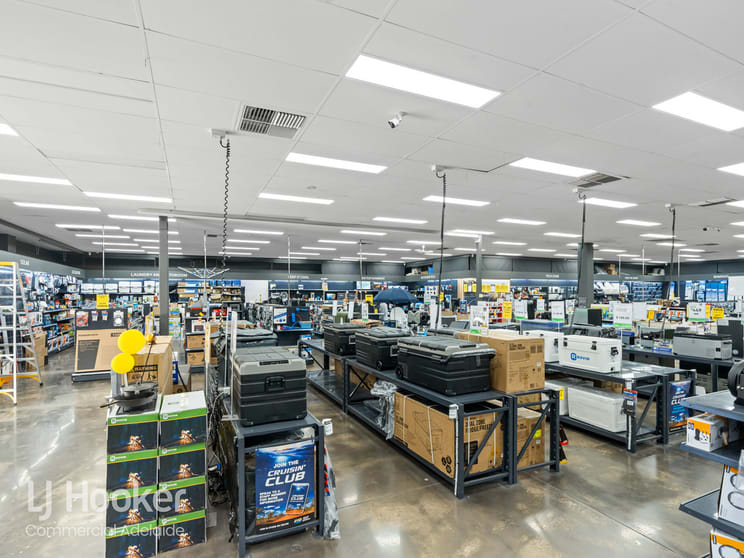 Click to view all images 37 Sir Donald Bradman Drive Mile End South SA 5031 - Image 2