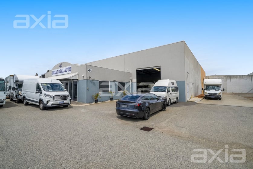 Click to view all images 2/44 Beringarra Avenue Malaga WA 6090 - Image 3