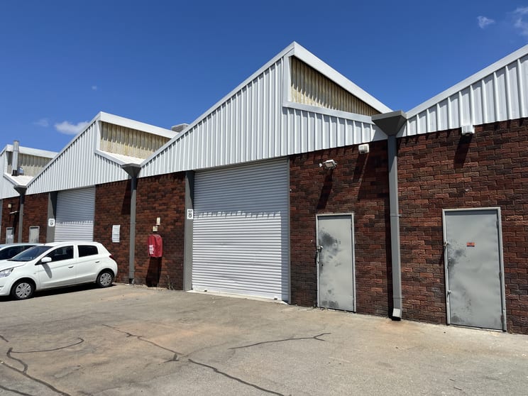 8/24 Forward Street Welshpool WA 6106 - Image 1