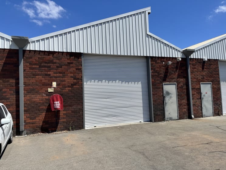 8/24 Forward Street Welshpool WA 6106 - Image 2