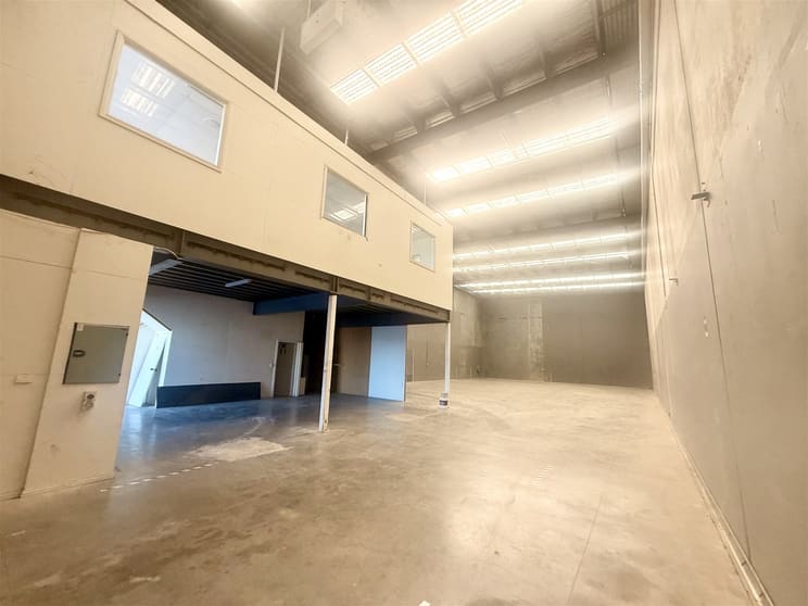 Click to view all images 10/19-25 Somerton Road Campbellfield VIC 3061 - Image 2