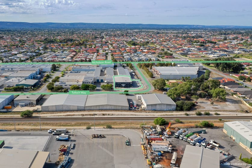 17 Tulloch Way Canning Vale WA 6155 - Image 2