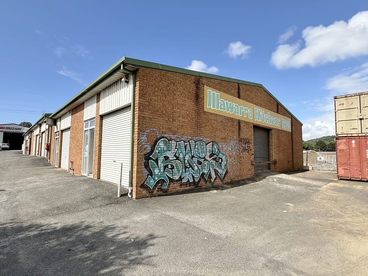 Click to view all images 6/16 Glastonbury Ave Unanderra NSW 2526 - Image 1