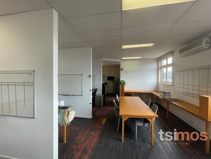Click to view all images 1B/361 Centre Road Bentleigh VIC 3204 - Image 3