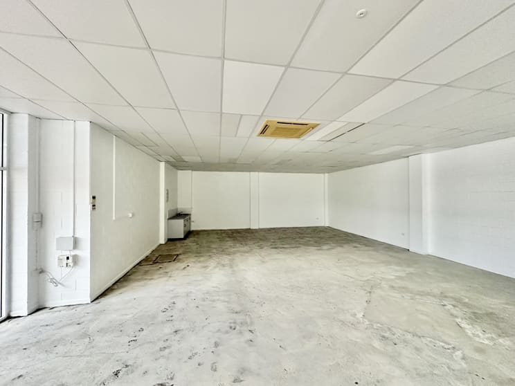 Click to view all images Shop 5/276-278 Ross River Road Aitkenvale QLD 4814 - Image 3