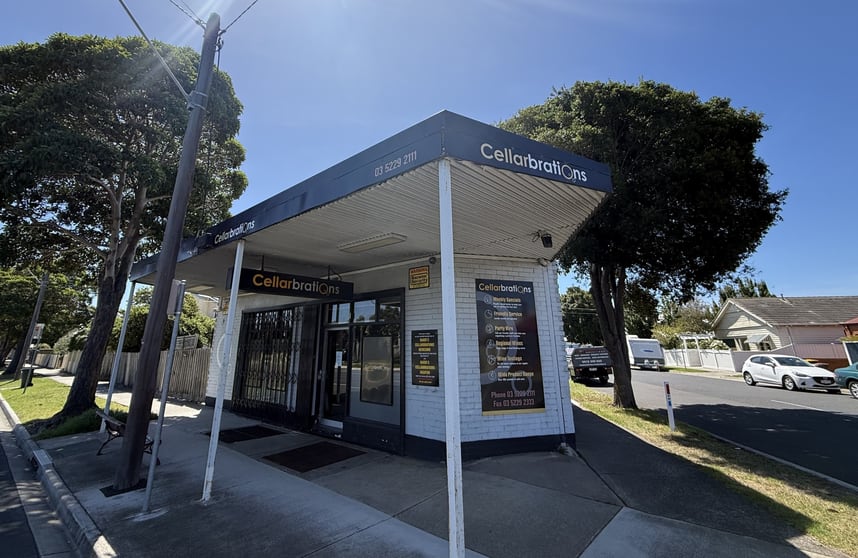 Click to view all images 47 Ormond Road East Geelong VIC 3219 - Image 2